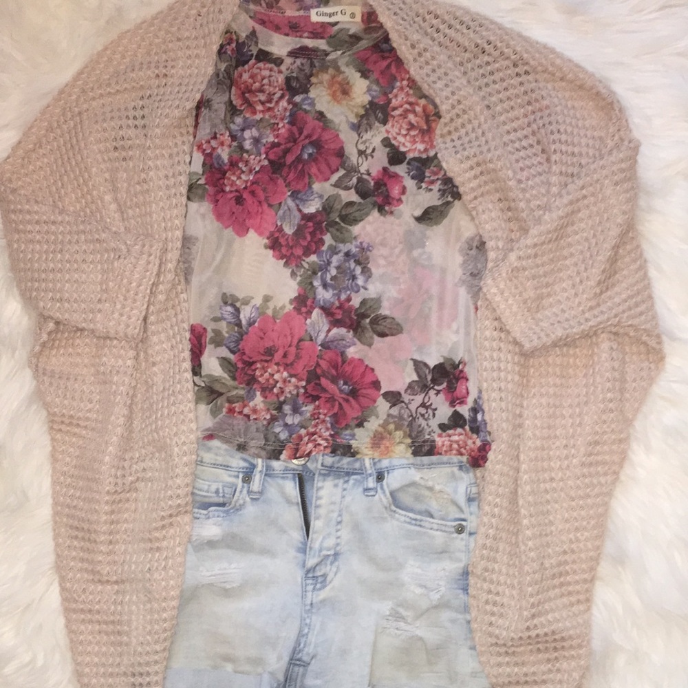 Floral Mesh Top, GREAT condition, short-sleeved - Picture 3 of 4
